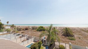Unclassified image, 3 of 37, button - Global Vacacional: Front line beach townhouse with sea views (Sagunto)