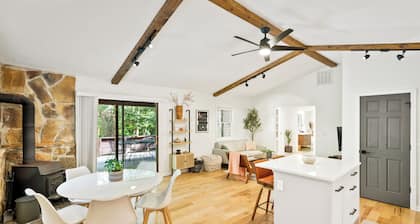 3BR Cabin Getaway: Hike & Swim Nearby! Modern, dog-friendly, wi-fi + king suite