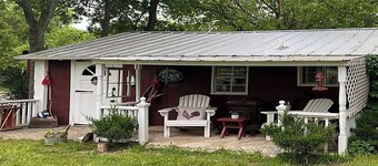 Carriage House. River Cabin. Sleeps 4
