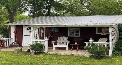 Carriage House. River Cabin. Sleeps 4