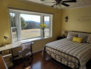 2 bedrooms, desk, iron/ironing board, travel cot