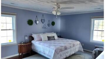 2 Schlafzimmer, Schreibtisch, Bügeleisen/Bügelbrett, Reisekinderbett