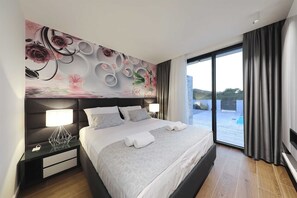 3 chambres, bureau, fer et planche à repasser, accès au Wi-Fi (inclus)