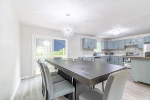 Private kitchen - Luxurious 6 bedroom modern retreat with a private trail (Tobyhanna)