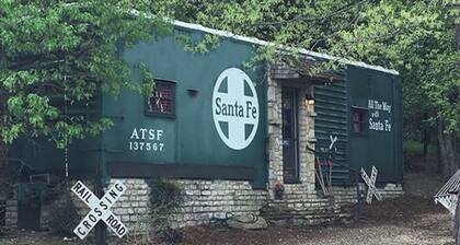 Santa Fe Railcar Cabin - River Access