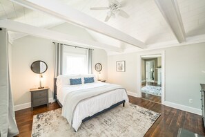 3 slaapkamers, een bureau, verduisterende gordijnen