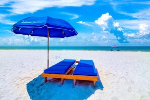 Beach - Beach Palms 413 Beautiful Beachfront Condo, Family Friendly! (Indian Shores)