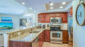 Condo, 2 Twin Beds (Beach Palms 413 Beautiful Beachfront ) | Private kitchen
