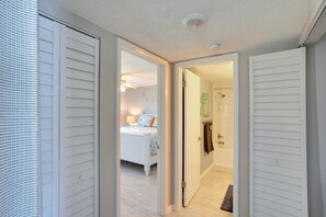 Condo, 2 Single Beds (Blind Pass Lagoon Unit 404 Boat Frien)