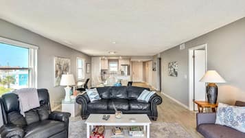 Condo, 2 Single Beds (Blind Pass Lagoon Unit 404 Boat Frien) | Living room