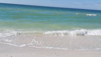 Condo, 2 Twin Beds (Blind Pass Lagoon Unit 404 Boat Frien) | Beach