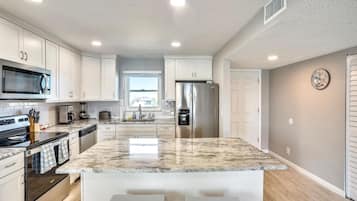 Condo, 2 Single Beds (Blind Pass Lagoon Unit 404 Boat Frien) | Private kitchen