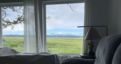 4 bedroom home with Mt Hood and Adam Views