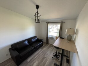 Smart TV - 4 bedroom home with Mt Hood and Adam Views (Dufur)