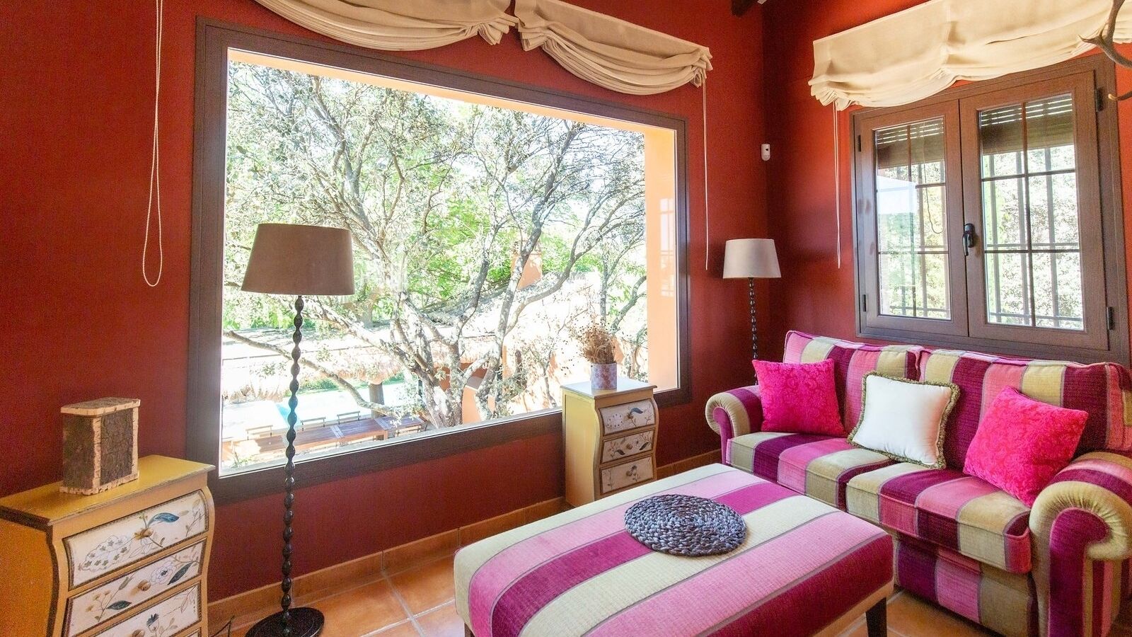 TV, fireplace, table tennis