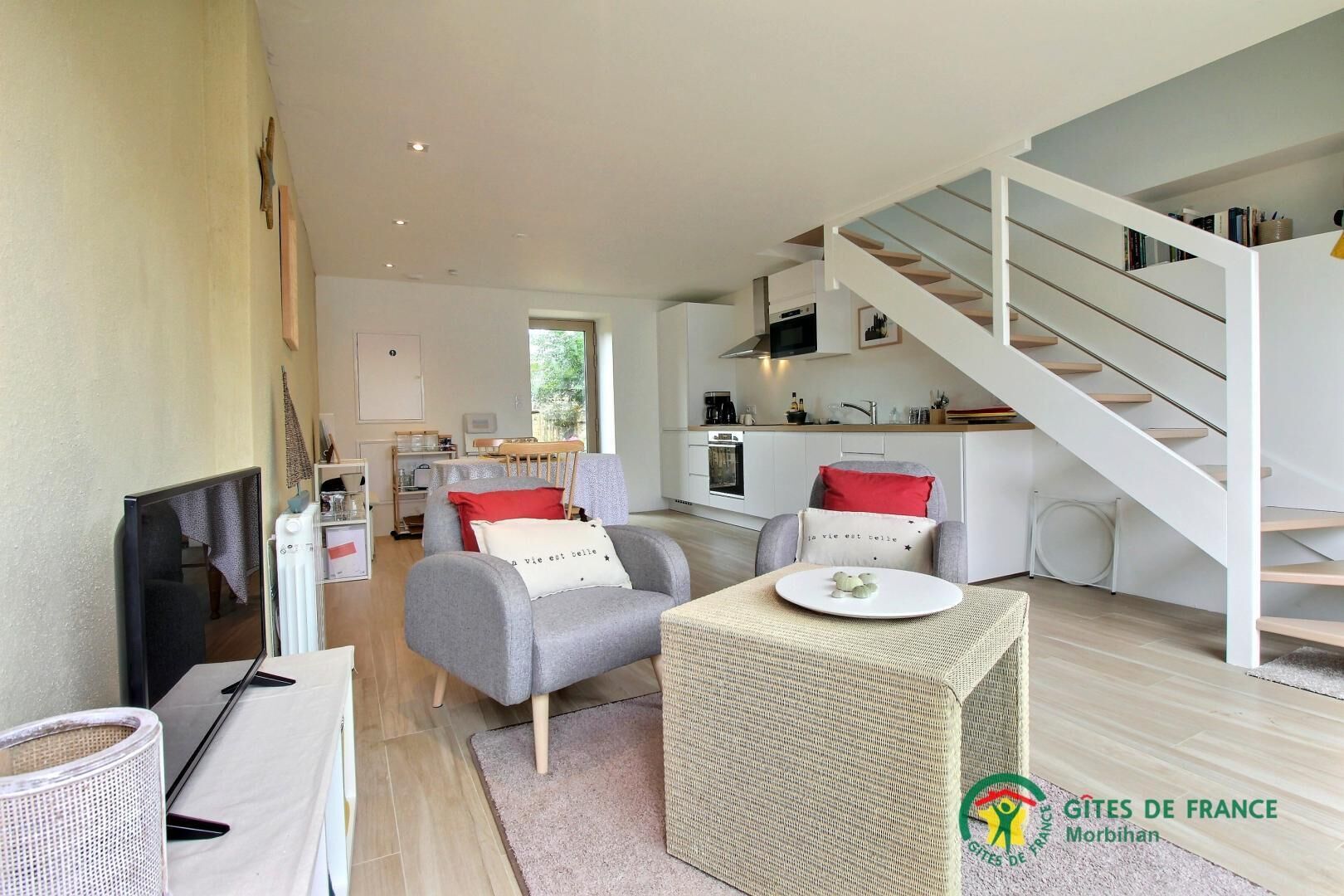 TV, DVD player, books, stereo