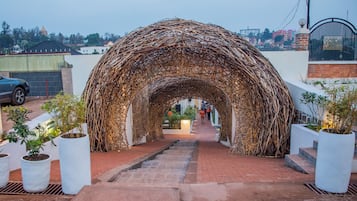 Vista frontal de la propiedad