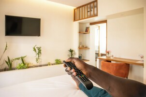 Decoración personalizada, muebles diferentes y escritorio 