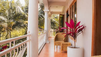 Chambre Deluxe, 1 grand lit | Terrasse/Patio