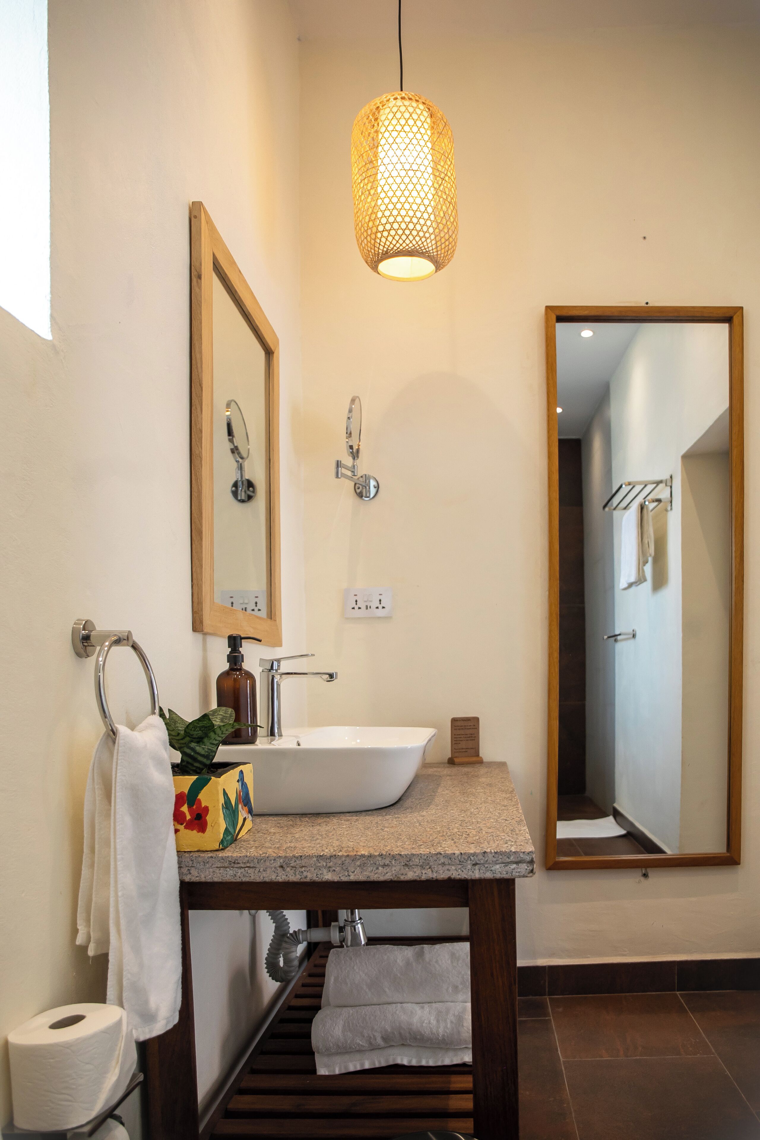 雙人或雙床房, 多張床 | 浴室 | 淋浴設備、淋浴花灑、吹風機、拖鞋