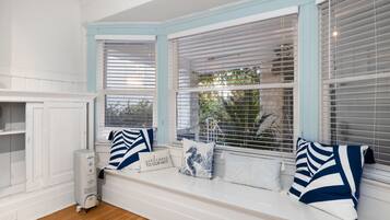 Superior Condo | Garden view