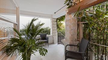 Superior Condo | Terrace/patio