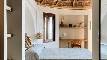 Habitación estándar, vista parcial al océano | Ropa de cama de alta calidad y minibar