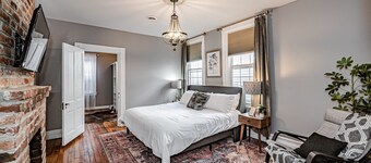 Cozy walkable downtown retreat, 3 minutes to VCU
