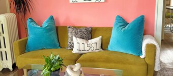 Private 2nd story apartment in the heart of Long Beach- Pura Vida!