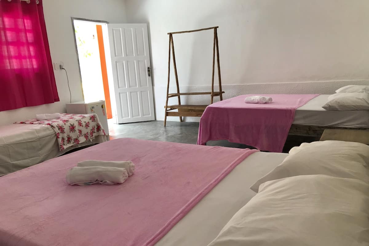 Deluxe Room | Hypo-allergenic bedding, free WiFi