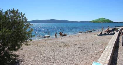 NEW Holliday Apartment A2+2, Family house, garden pool, terase, wi-fi