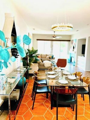 Dining - 4 Bed Family Villa - pool/spa/bbq/fire pit (Indio)