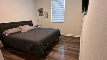 4 bedrooms, desk, iron/ironing board, free WiFi