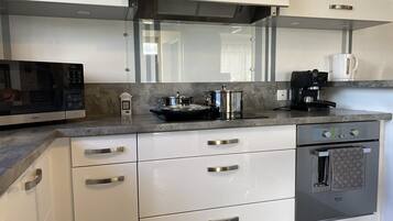 Fridge, oven, dishwasher, toaster