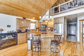 Microwave, oven, dishwasher, toaster - Updated Garden Valley Home w/ Fire Pit & Game Room (Garden Valley)