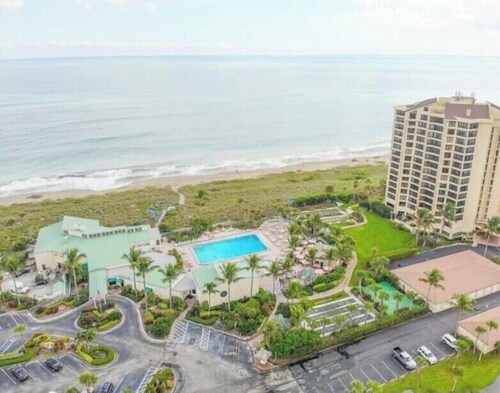 Ocean village peekaboo view