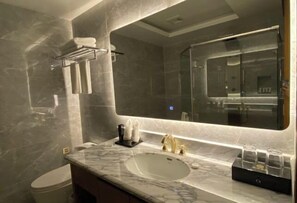 Room - Qirui Hotel (Huize)