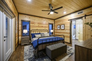 3 Schlafzimmer, Schreibtisch, Bügeleisen/Bügelbrett, Reisekinderbett