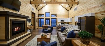 Riverfront/HeatedPool/Arcade/Kayak/Tube