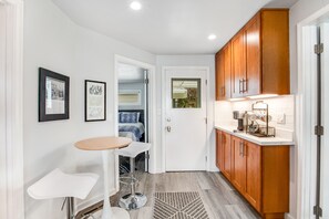 Fridge, microwave, oven, stovetop - Waterfront retreat with private beach, cookhouse, hot tub, EV charger, & firepit (Gig Harbor)