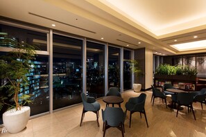 Dining - Tokyu Stay Aoyama Residence B Type - 1004 / Minato-ku Tokyo (Minato-ku)