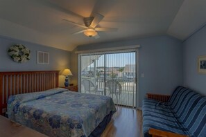 5 bedrooms, free WiFi, bed sheets