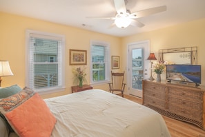 3 bedrooms, free WiFi, bed sheets - Hobbs Realty - "Point of Views" provides canal, marsh, and Intracoastal Waterway views! (Holden Beach)