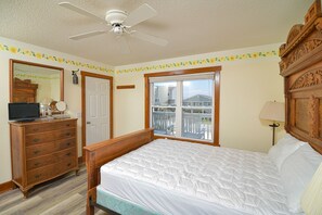 4 bedrooms, free WiFi, bed sheets