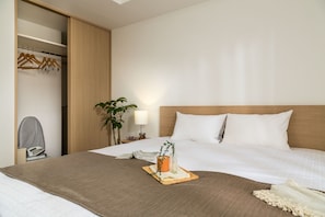 1 bedroom, desk, iron/ironing board, free WiFi