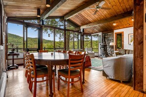 تناول الطعام