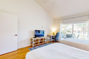 2 bedrooms, iron/ironing board, internet, bed sheets