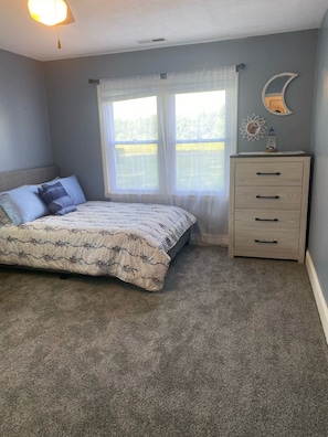 3 slaapkamers, een kluis op de kamer, een bureau