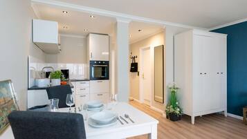 Kühlschrank, Ofen, Herdplatte, Geschirrspüler