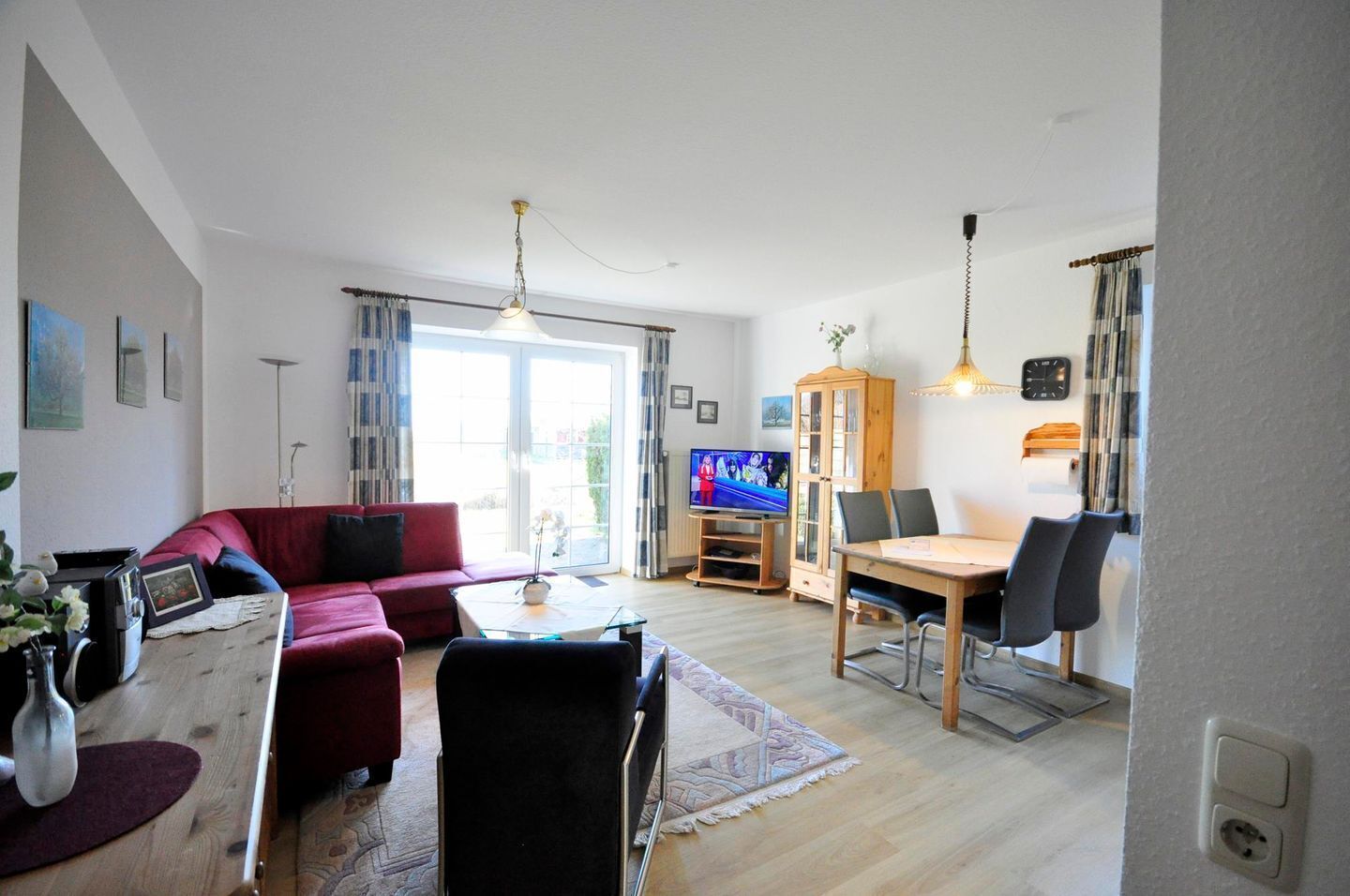 Fernseher, Stereoanlage